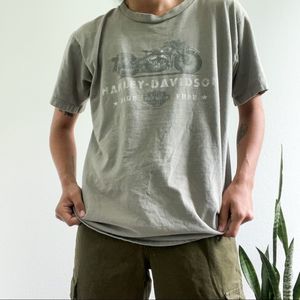 2003 grey harley davidson grand rapids, michigan y2k t-shirt.